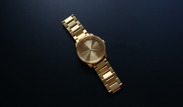the colour gold watch